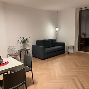 Number House - Number 10 Apartment Milan